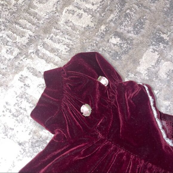 🏷️ 5 for $25 - VINTAGE Oshkosh Velour Baby Dress - Picture 6 of 9
